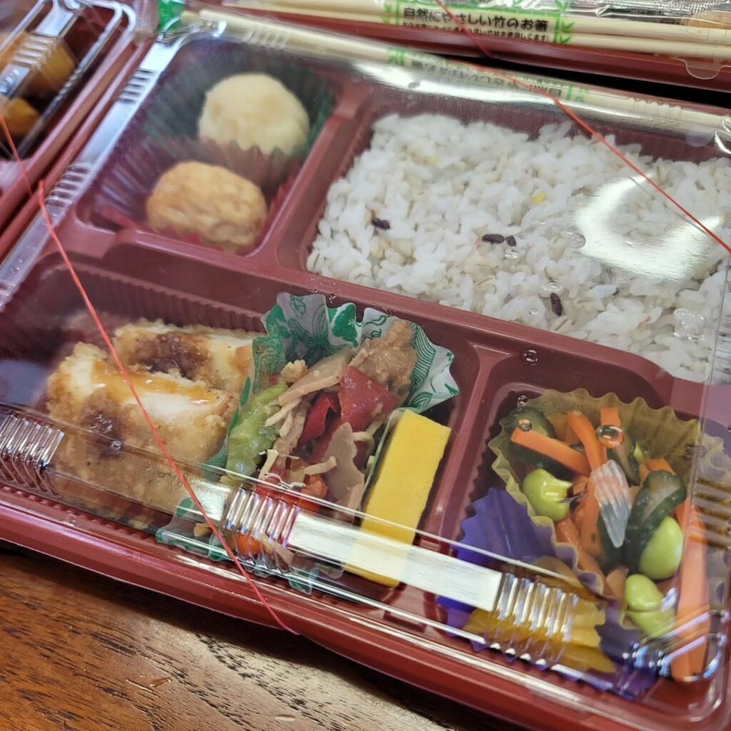 8月度にじいろキッチンのご報告（0608）
